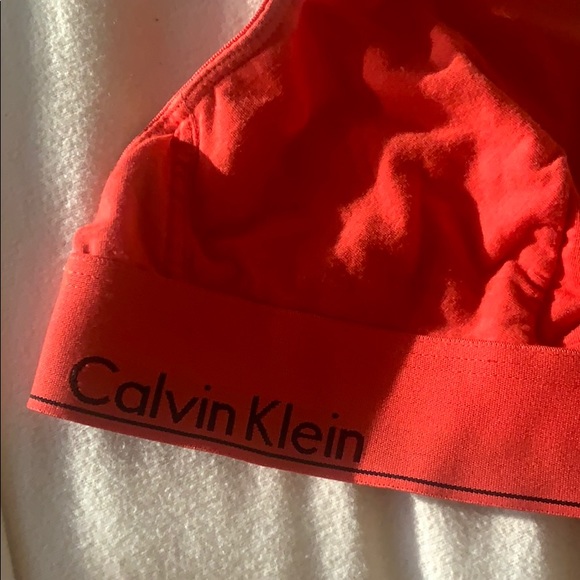 RED CALVIN KLEIN BRALETTE - Picture 2 of 6